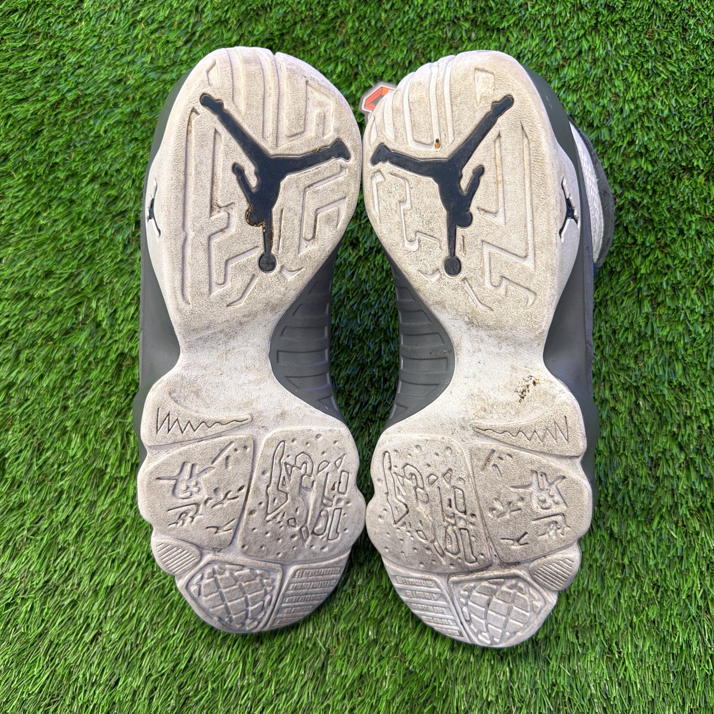 Air Jordan 9 Retro 'Flint Grey' 2026