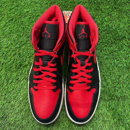 Air Jordan 1 Mid 'Alternate Bred'