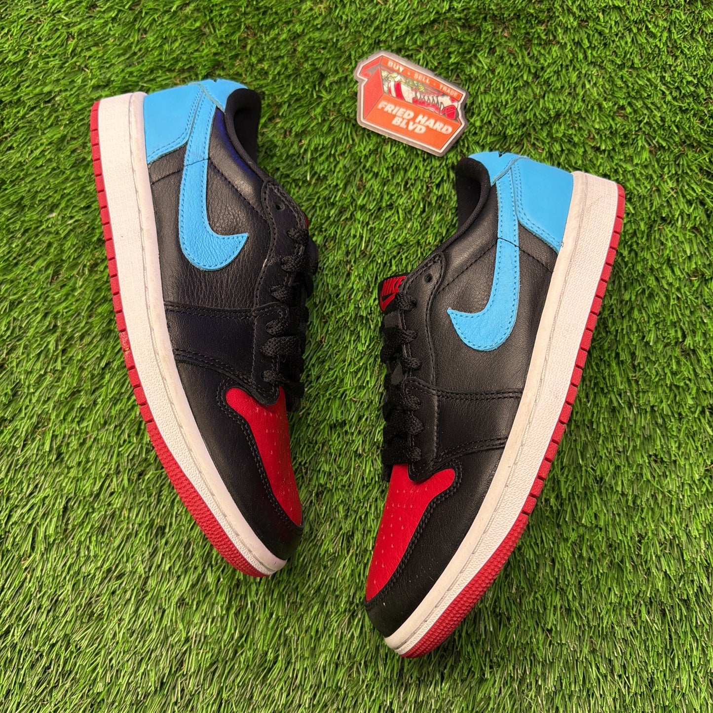 Wmns Air Jordan 1 Retro Low OG 'NC to Chi'