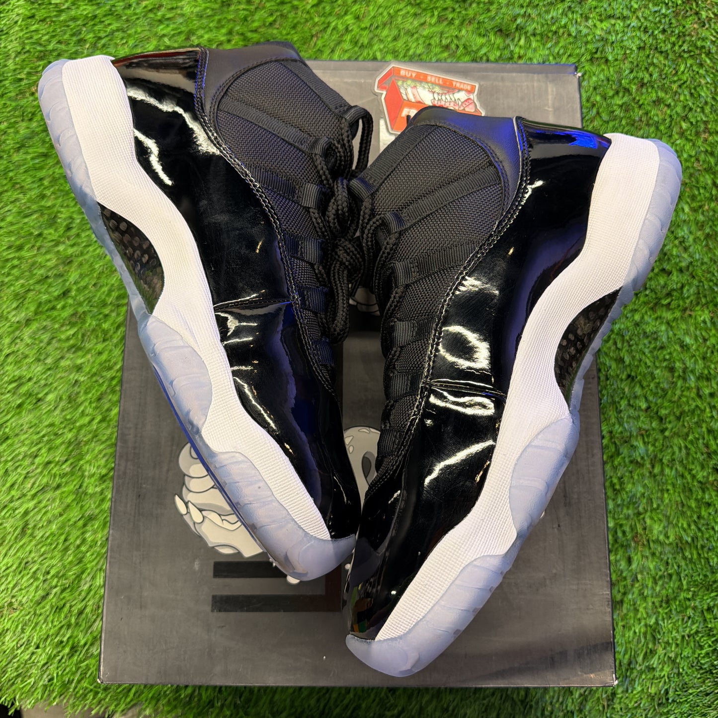 Air Jordan 11 Retro 'Space Jam' 2016