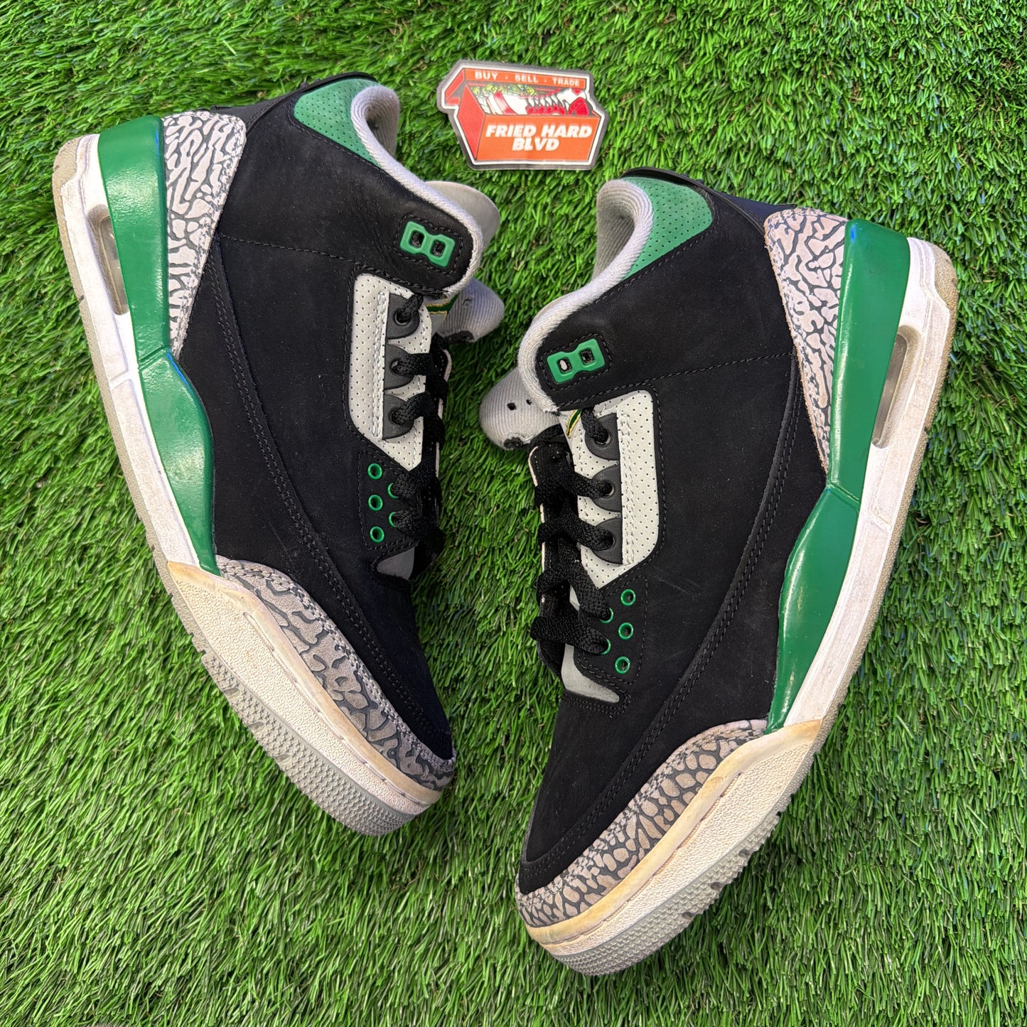 Air Jordan 3 Retro 'Pine Green'