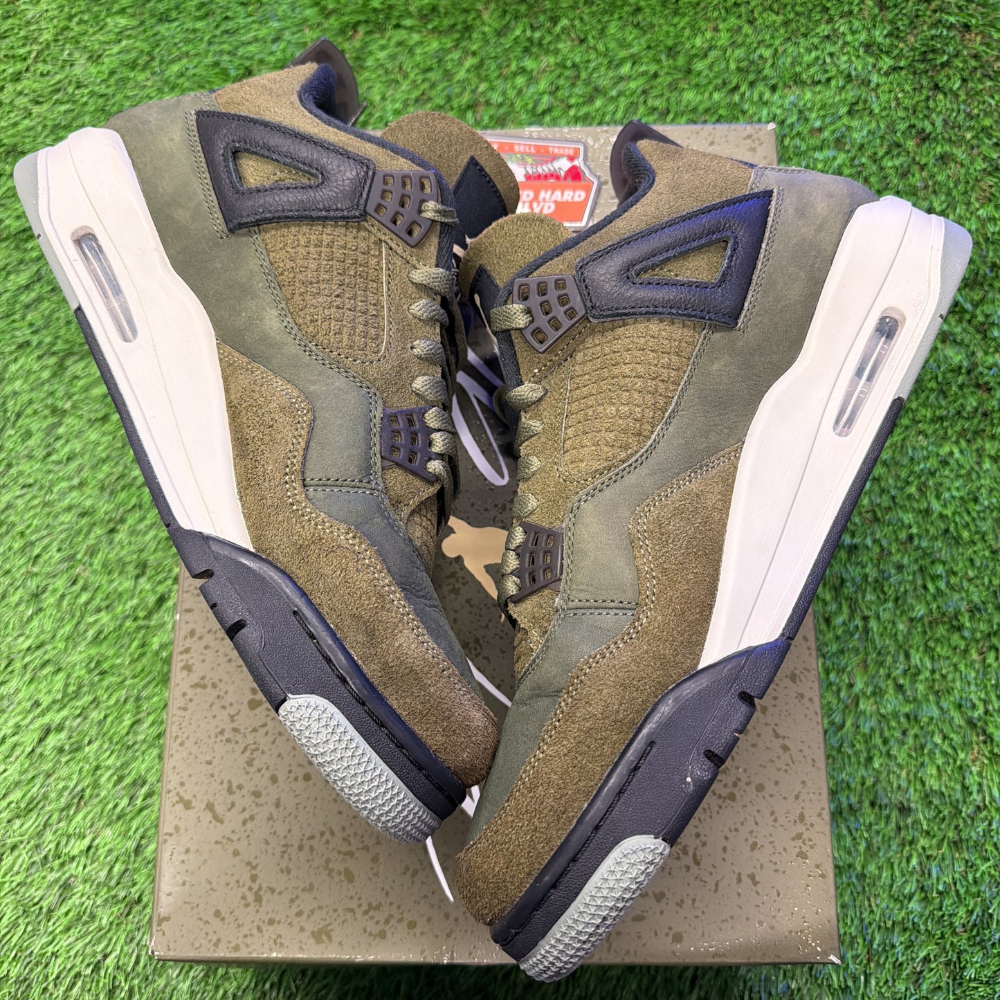 Air Jordan 4 Retro SE Craft 'Olive'