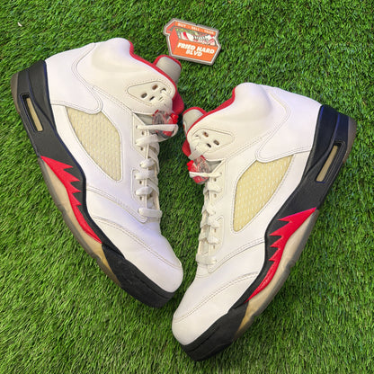 Air Jordan 5 Retro 'Fire Red' 2013