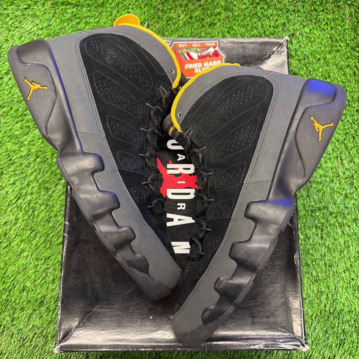 Air Jordan 9 Retro ‘Dark Charcoal University Gold’