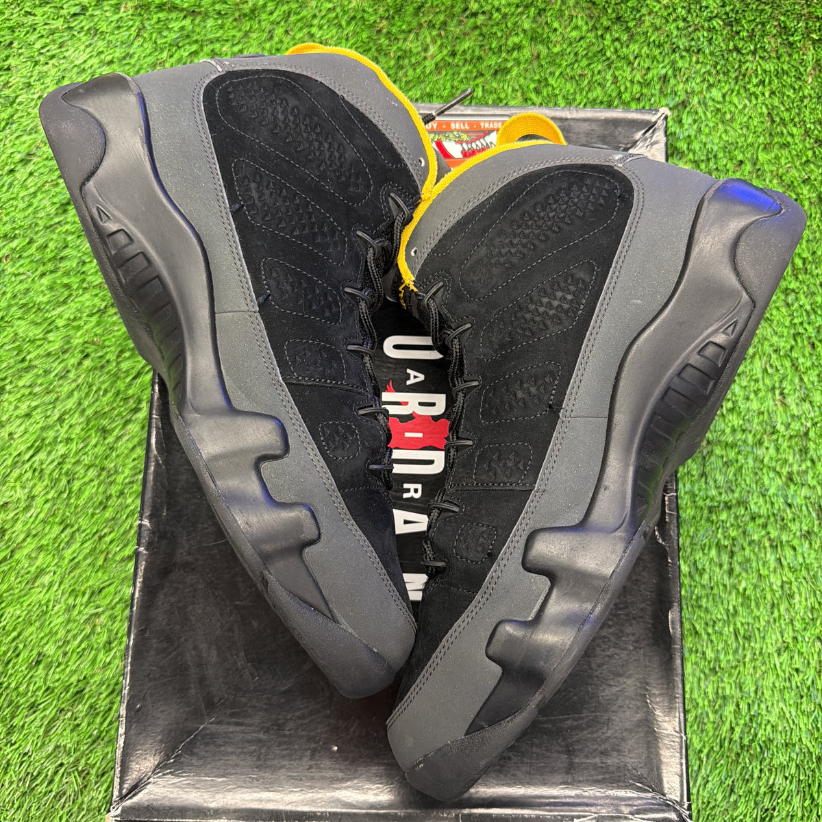 Air Jordan 9 Retro ‘Dark Charcoal University Gold’