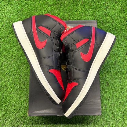 Air Jordan 1 Mid GS 'Bred Twist'