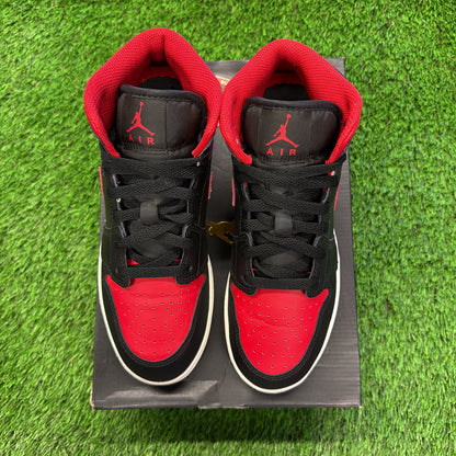 Air Jordan 1 Mid GS 'Bred Twist'
