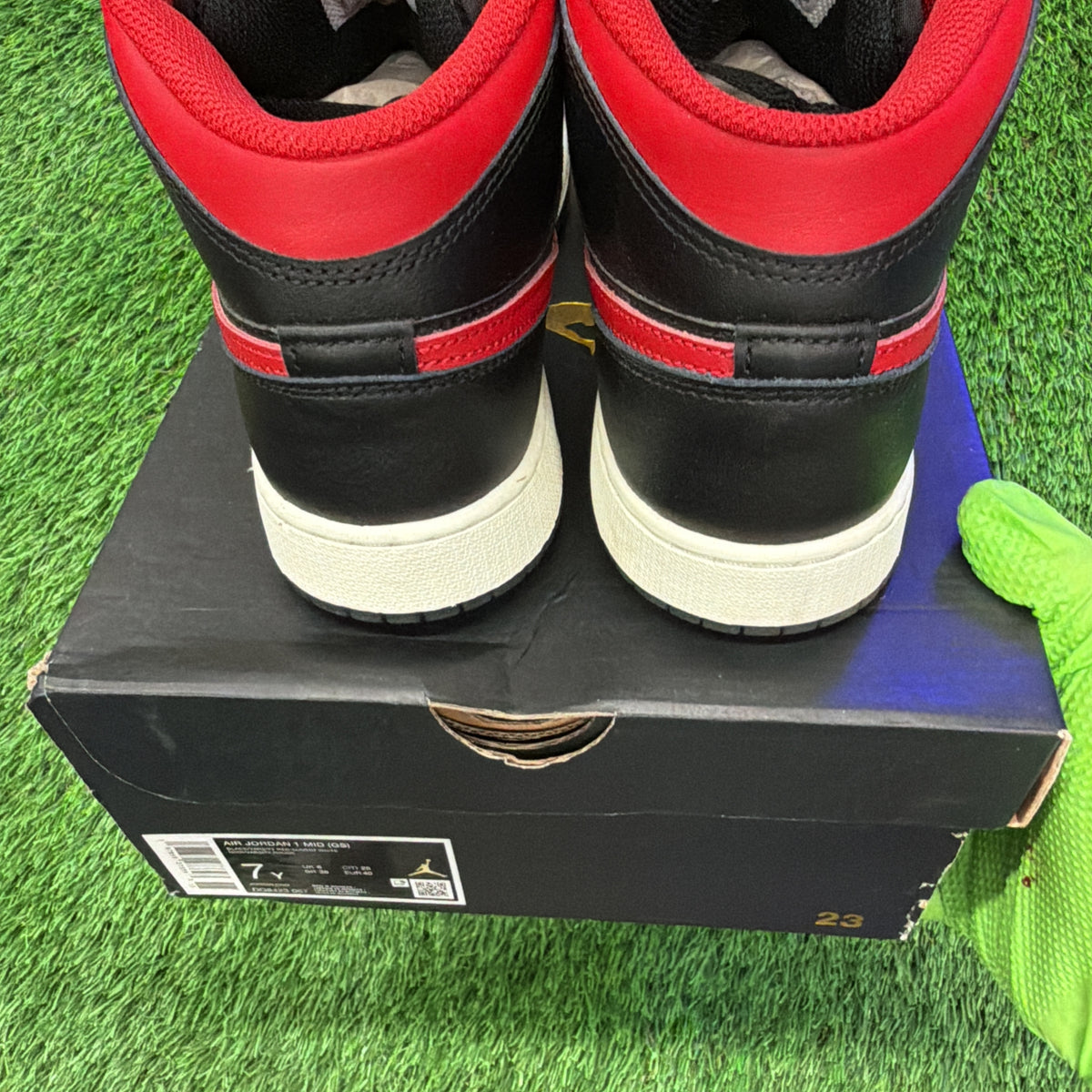Air Jordan 1 Mid GS 'Bred Twist'