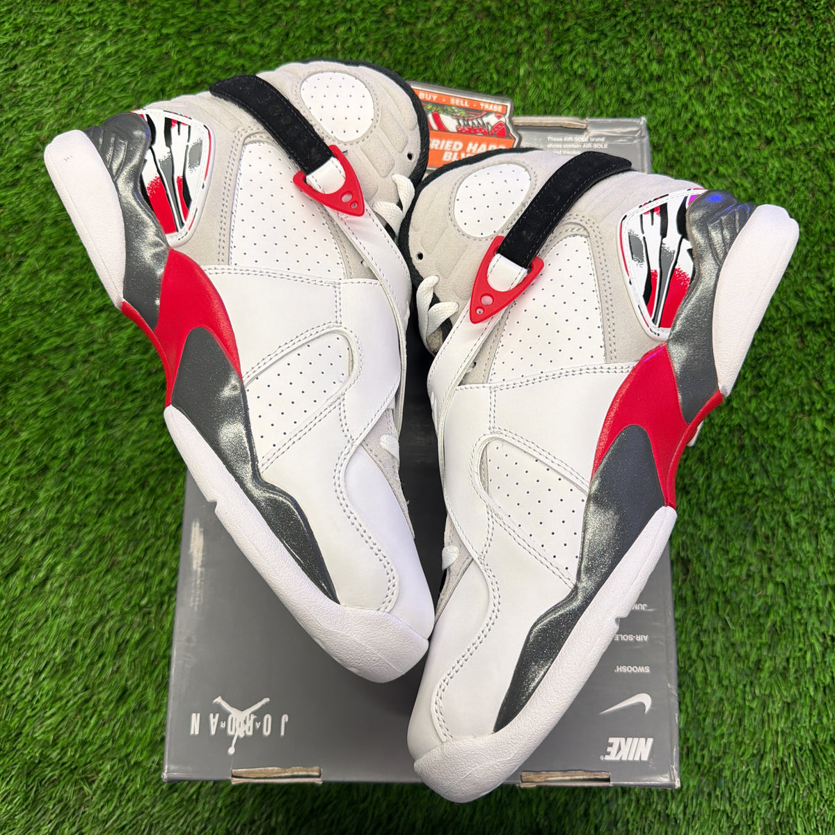 Air Jordan 8 Retro 'Bugs Bunny' 2025