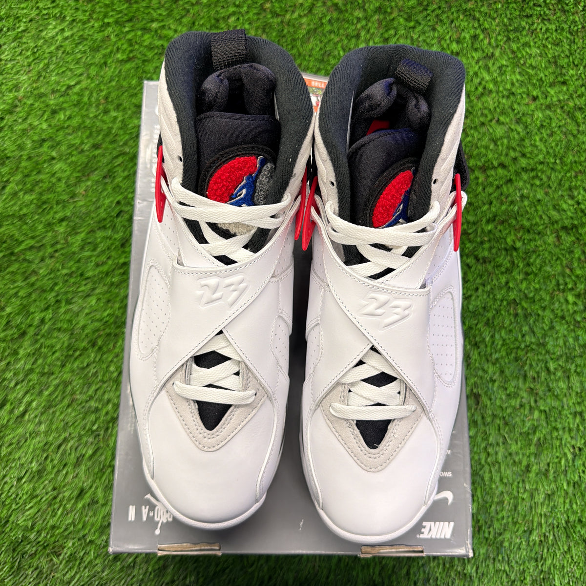 Air Jordan 8 Retro 'Bugs Bunny' 2025