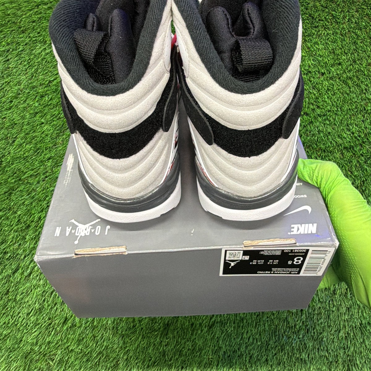 Air Jordan 8 Retro 'Bugs Bunny' 2025