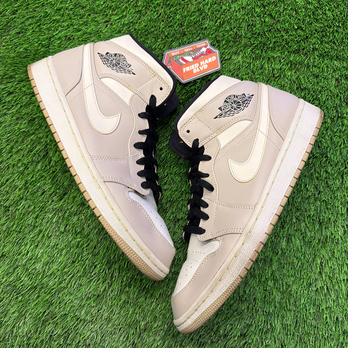 Air Jordan 1 Mid 'Desert Sand'