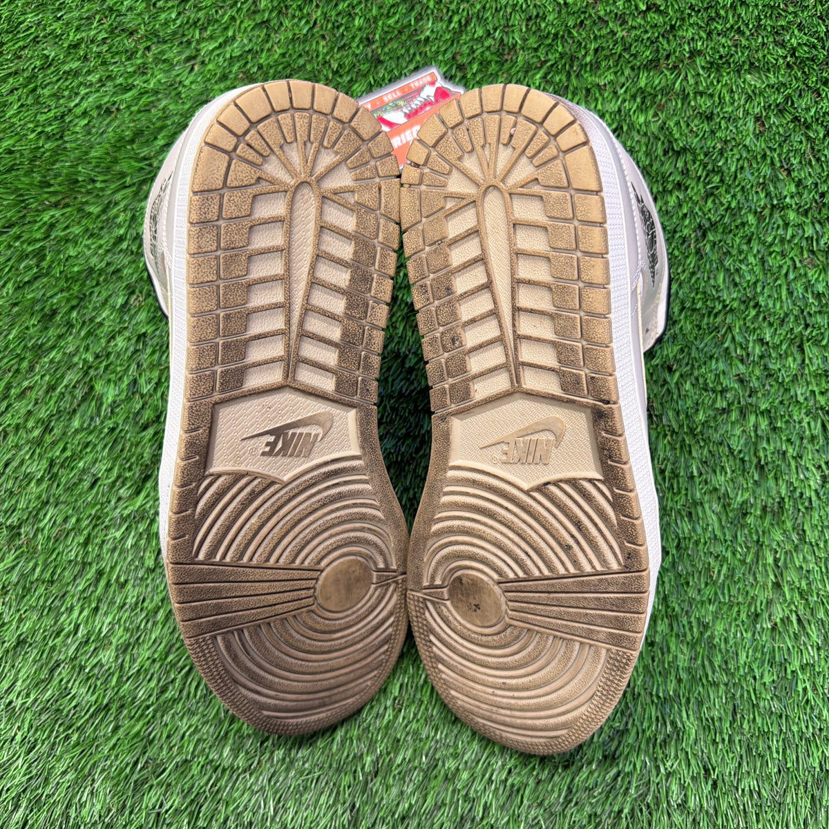 Air Jordan 1 Mid 'Desert Sand'