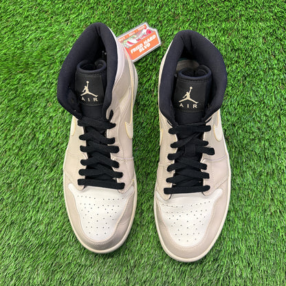 Air Jordan 1 Mid 'Desert Sand'
