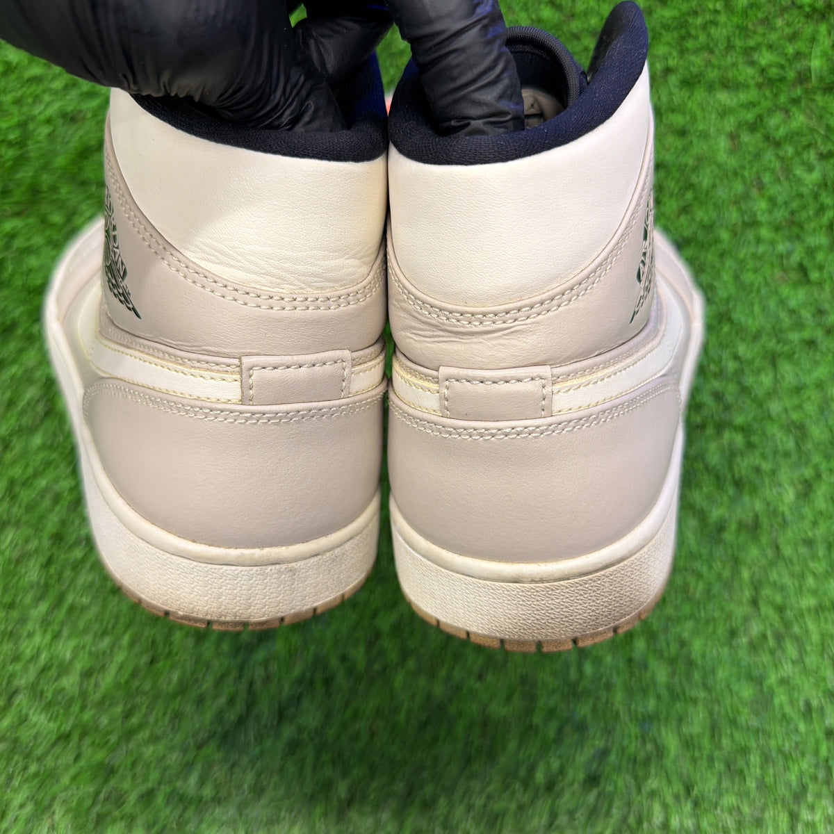 Air Jordan 1 Mid 'Desert Sand'