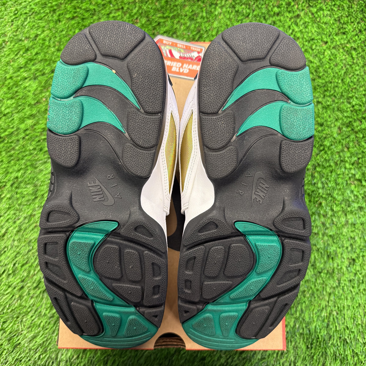 Nike Air Diamond Turf 'Emerald' 2025