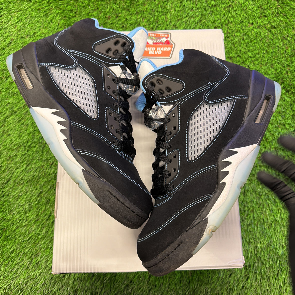 Air Jordan 5 Retro 'Black Carolina / UNC' 2026