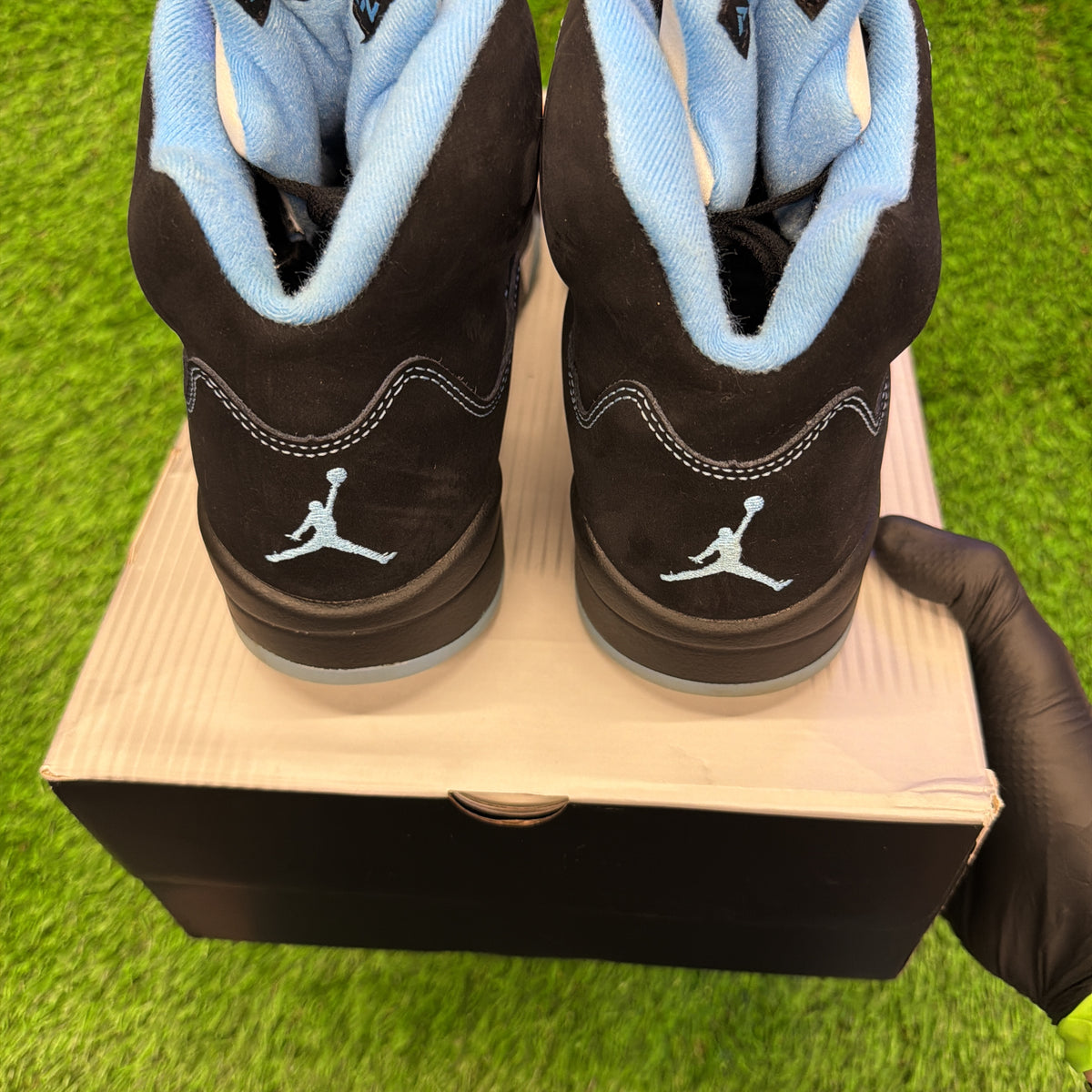 Air Jordan 5 Retro 'Black Carolina / UNC' 2026