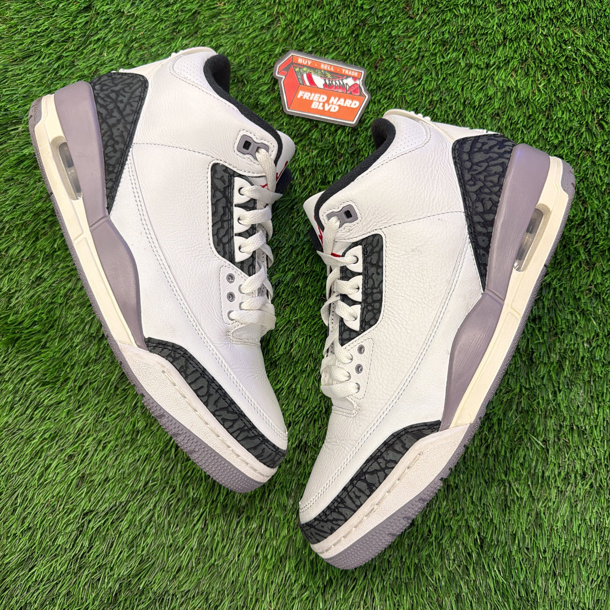 Jordan 3 Retro Cement Grey SIZE 9M/10.5W