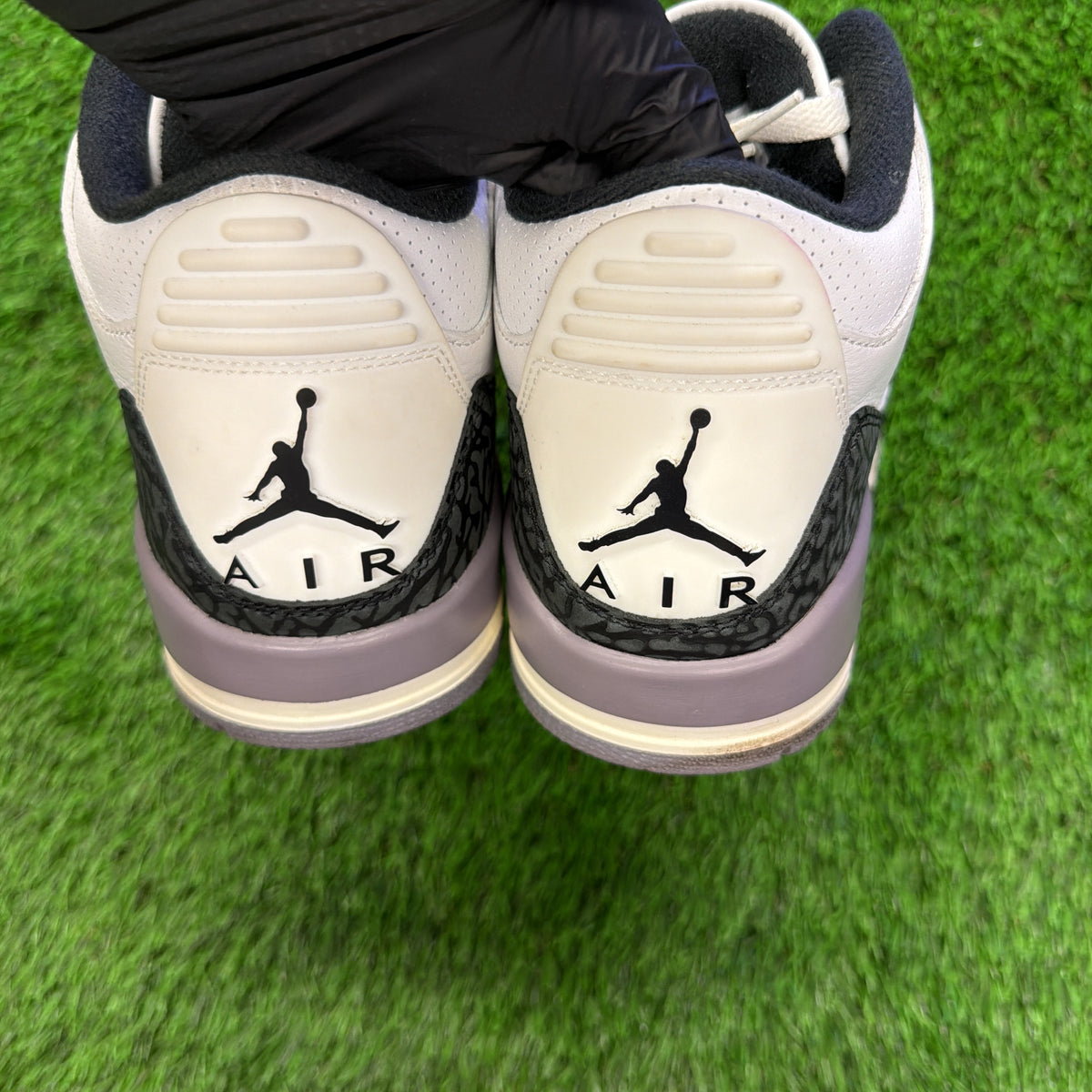 Jordan 3 Retro Cement Grey SIZE 9M/10.5W
