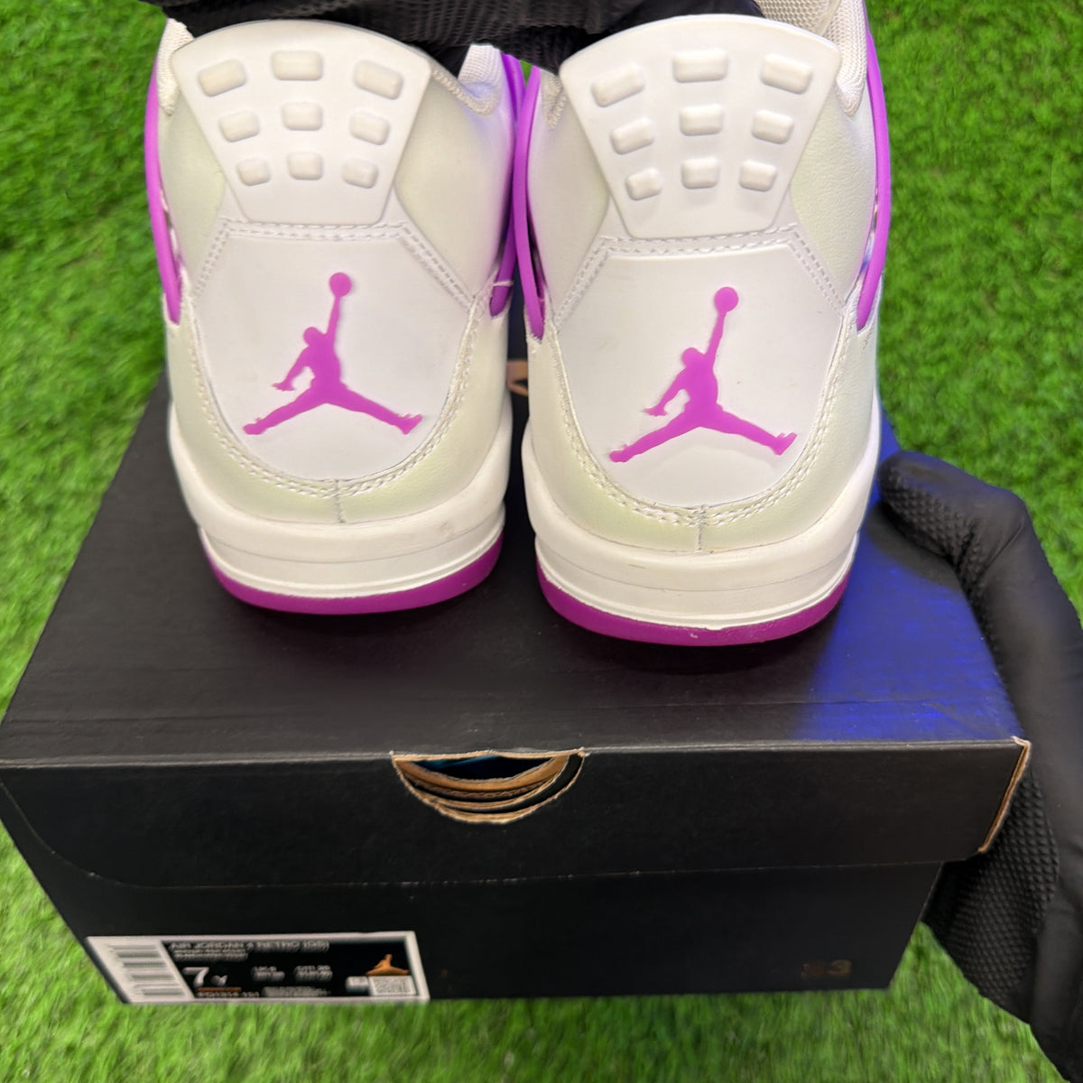 Air Jordan 4 Retro GS 'Hyper Violet'