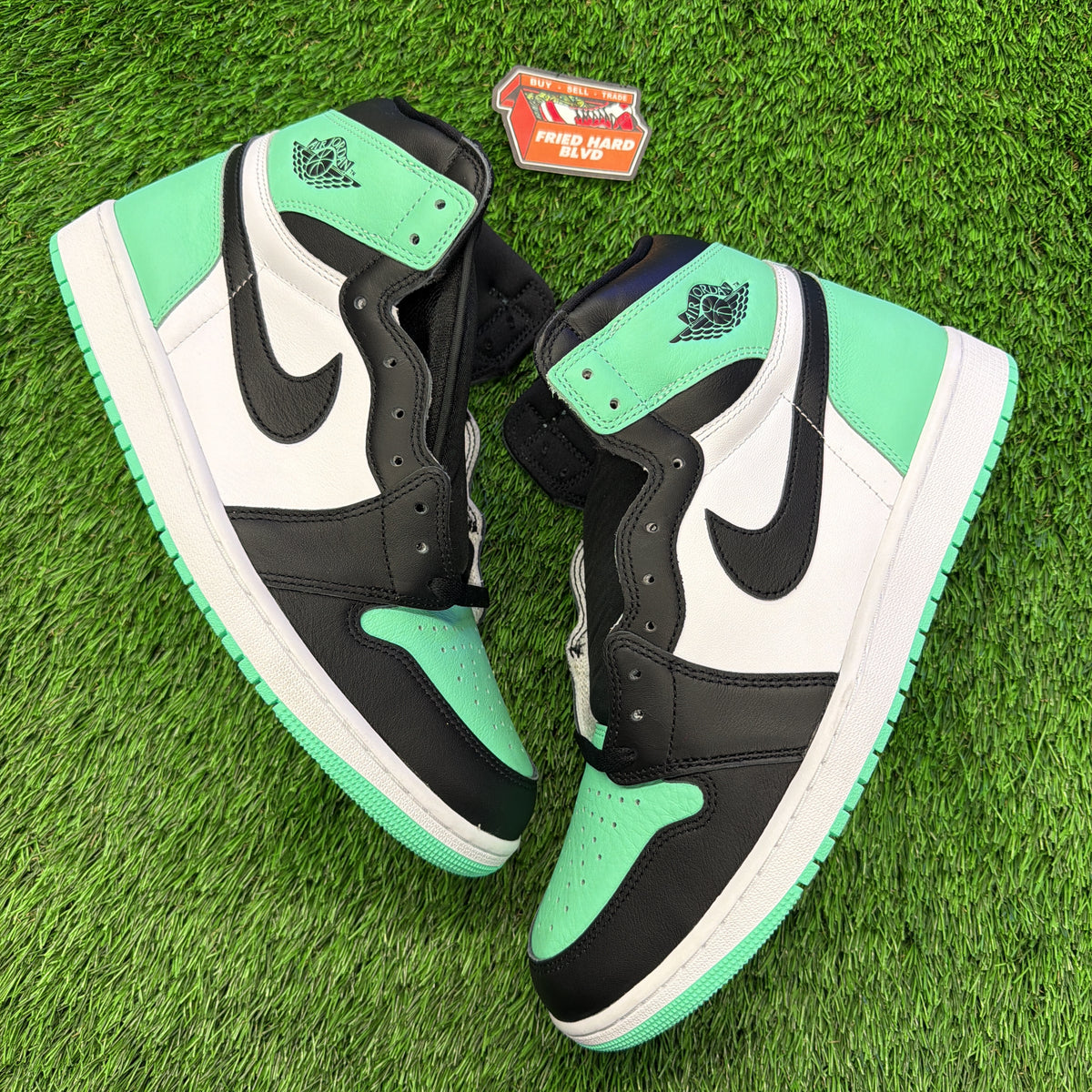Air Jordan 1 Retro High OG 'Green Glow'