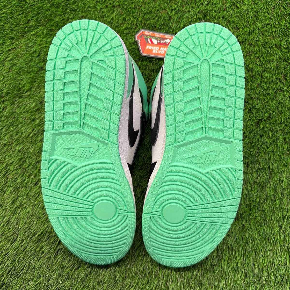 Air Jordan 1 Retro High OG 'Green Glow'