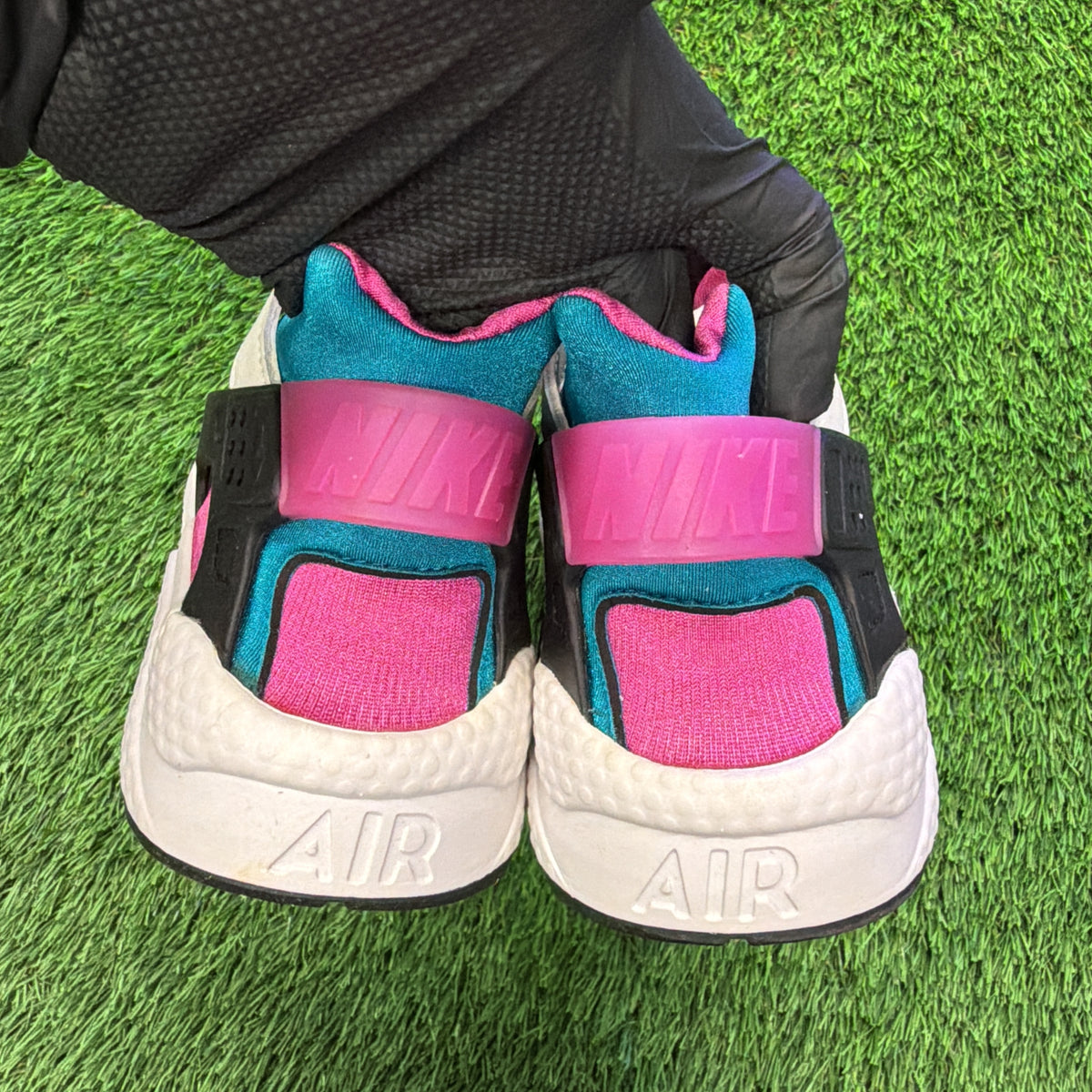 Nike Air Huarache 'Deep Magenta'