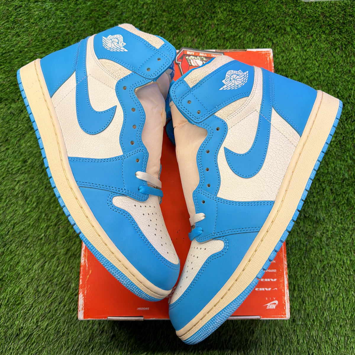 Air Jordan 1 Retro High OG 'UNC Reimagined'