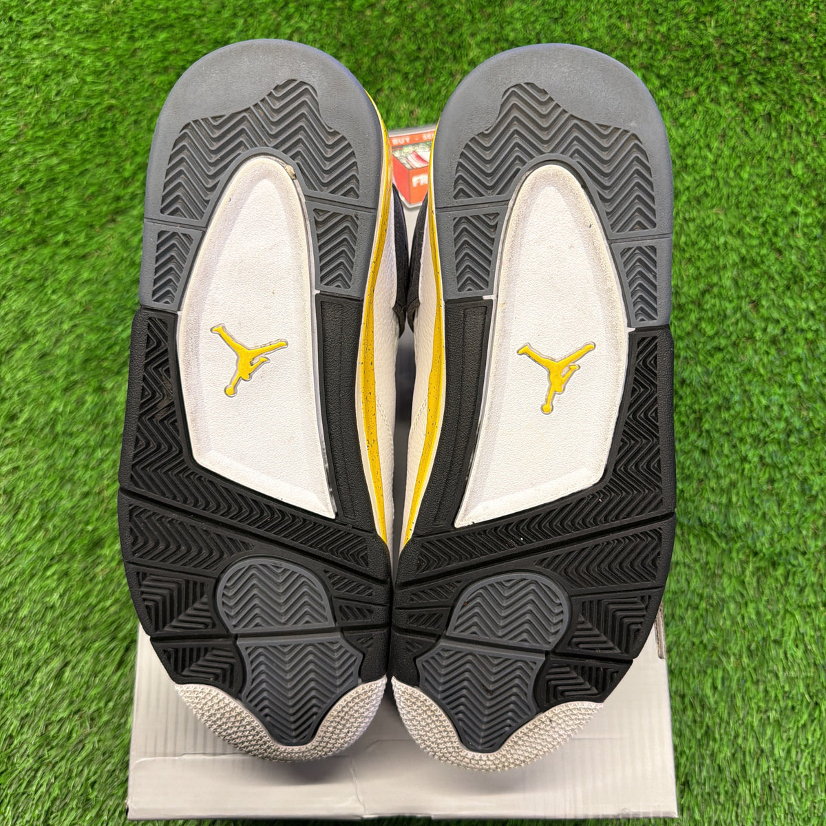 Air Jordan 4 Retro 'Rare Air - Tour Yellow' 2026