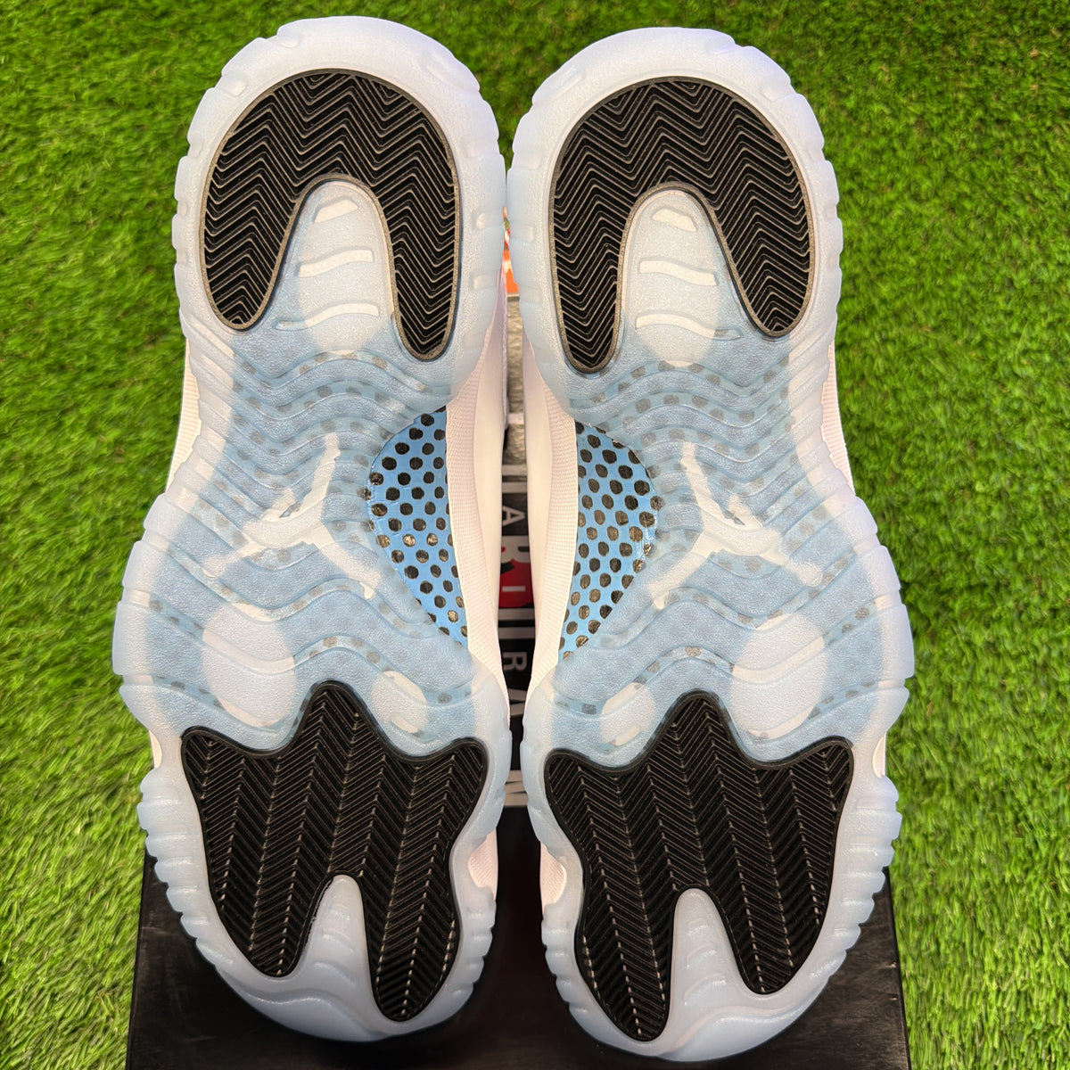 Air Jordan 11 Retro 'Legend Blue / Columbia' 2024 SIZE 12M/13.5W