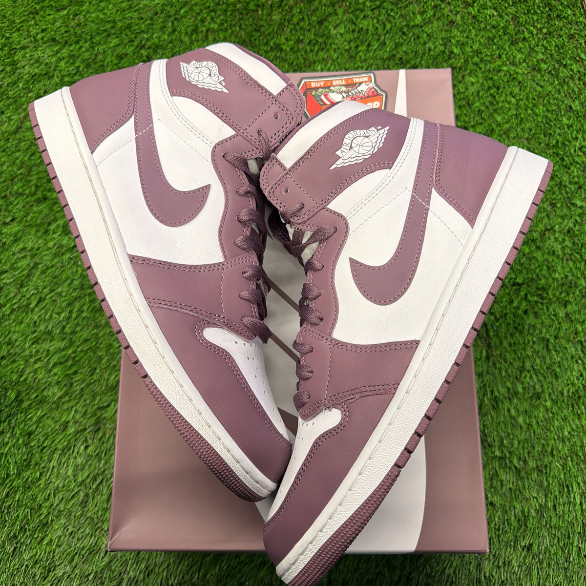 Air Jordan 1 Retro High OG 'Mauve' SIZE 12M/13.5W