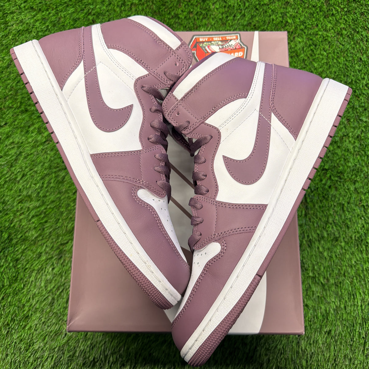Air Jordan 1 Retro High OG 'Mauve' SIZE 12M/13.5W