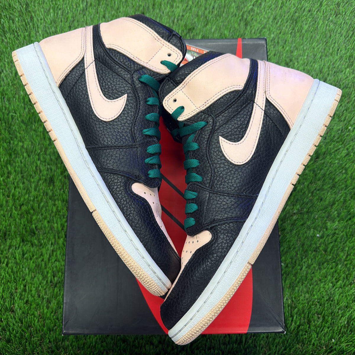 Air Jordan 1 Retro High OG 'Crimson Tint' SIZE 10M/11.5W