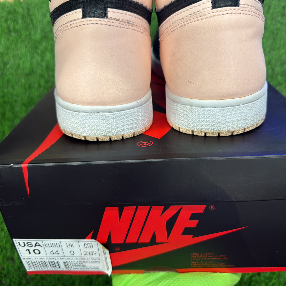 Air Jordan 1 Retro High OG 'Crimson Tint' SIZE 10M/11.5W