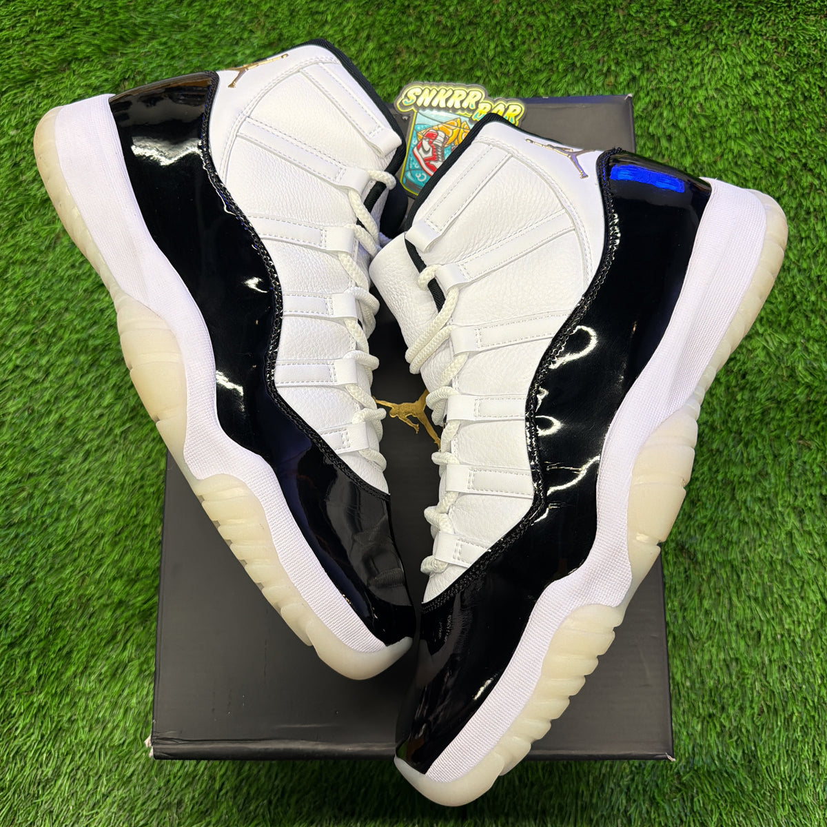 Air Jordan 11 Retro 'Gratitude / Defining Moments' SIZE 13M/14.5W