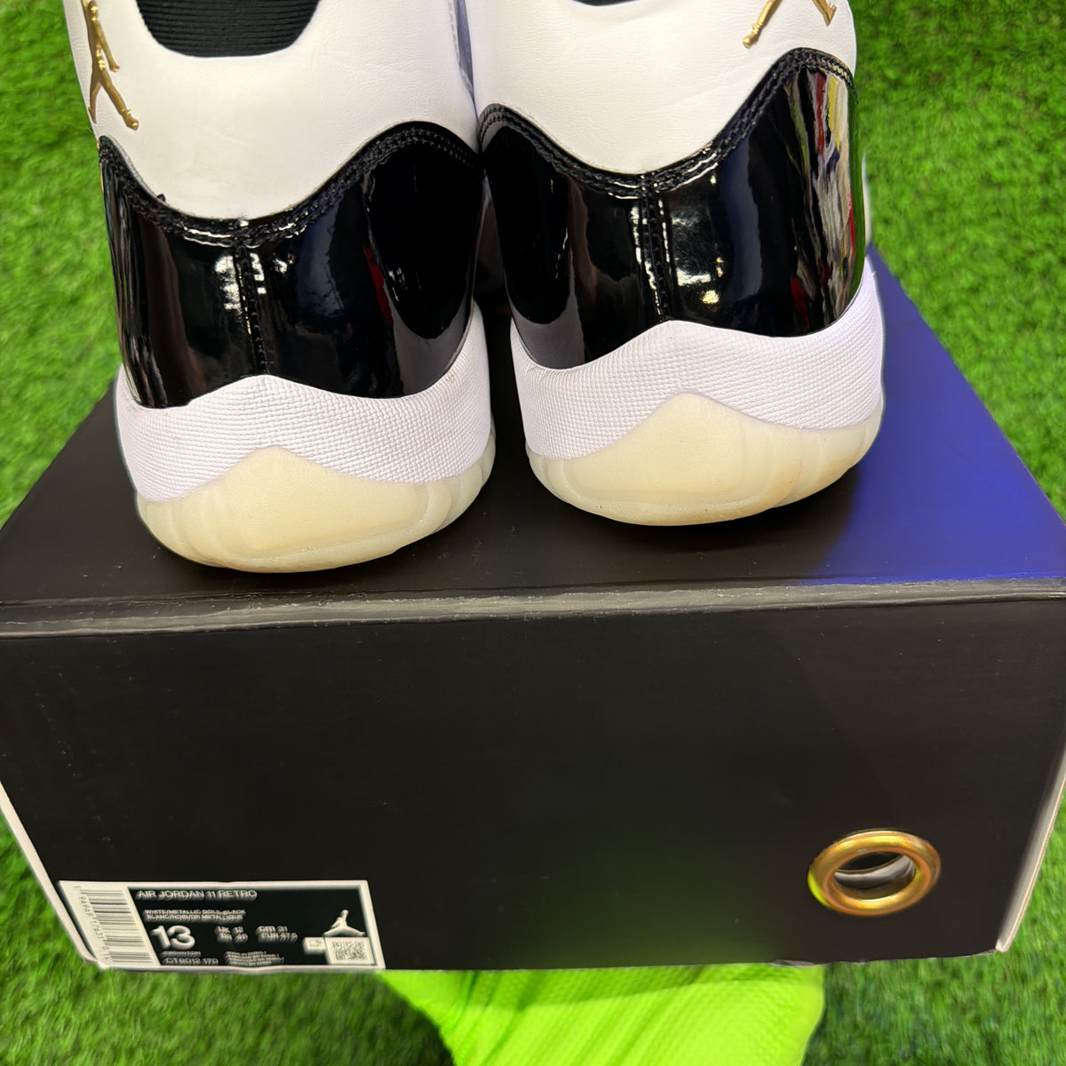 Air Jordan 11 Retro 'Gratitude / Defining Moments' SIZE 13M/14.5W