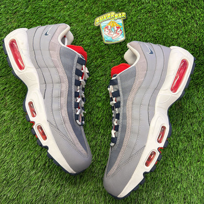 Nike Air Max 95 Grey Navy Crimson SIZE 9.5M/11W