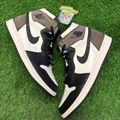 Jordan 1 Retro High Dark Mocha SIZE 10.5M/12W