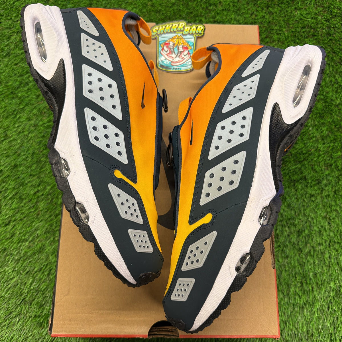 Nike Air Max Sunder Canyon Gold Deep Ocean (Women's) SIZE 12.5M/14W