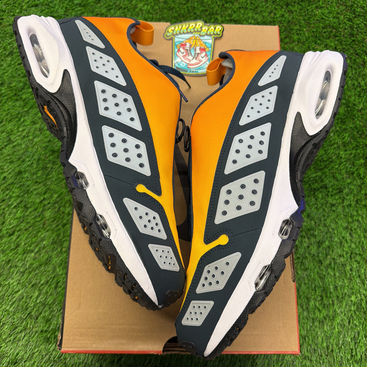 Nike Air Max Sunder Canyon Gold Deep Ocean (Women's) SIZE 12.5M/14W