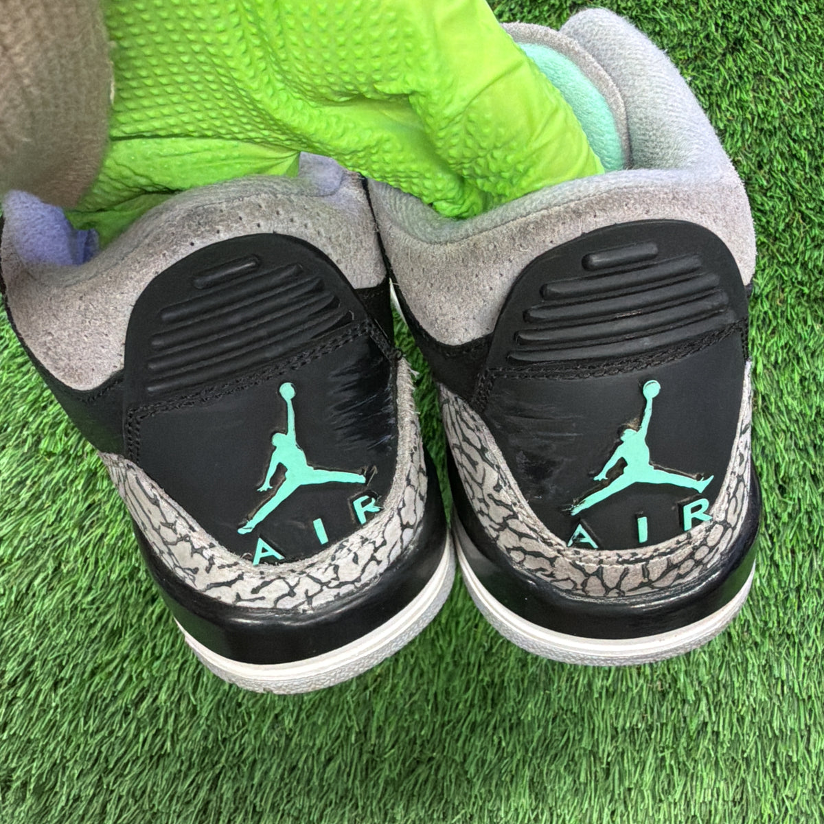 Jordan 3 Retro Green Glow (GS) SIZE 6.5Y/8W