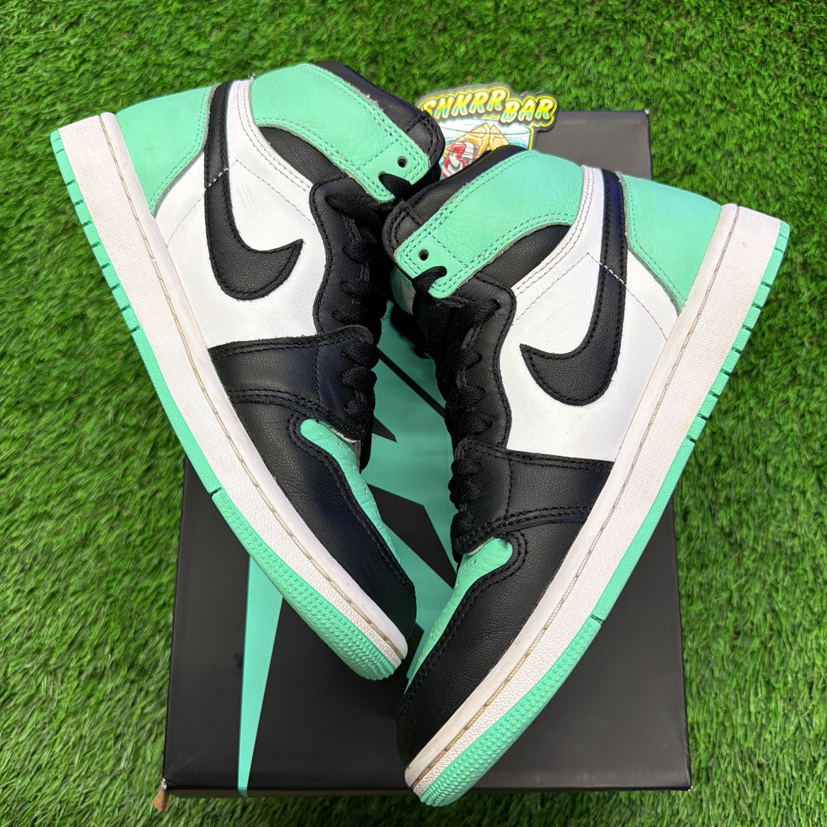 Air Jordan 1 Retro High OG 'Green Glow' SIZE 6.5M/8W