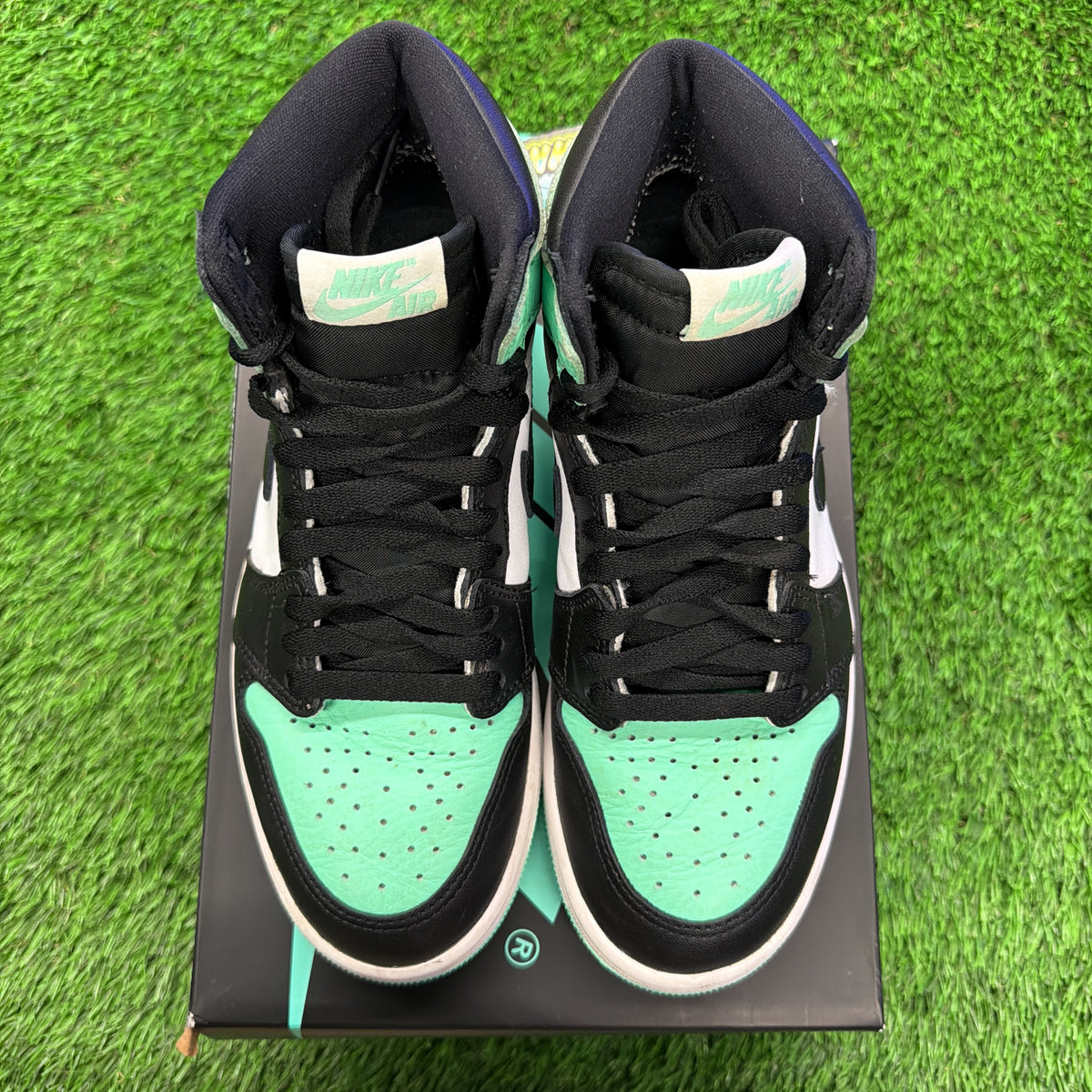 Air Jordan 1 Retro High OG 'Green Glow' SIZE 6.5M/8W
