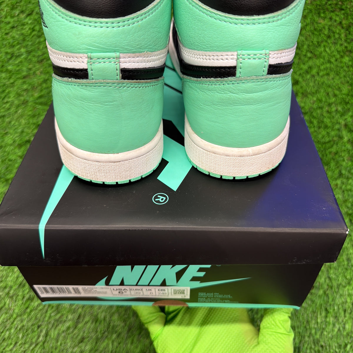 Air Jordan 1 Retro High OG 'Green Glow' SIZE 6.5M/8W
