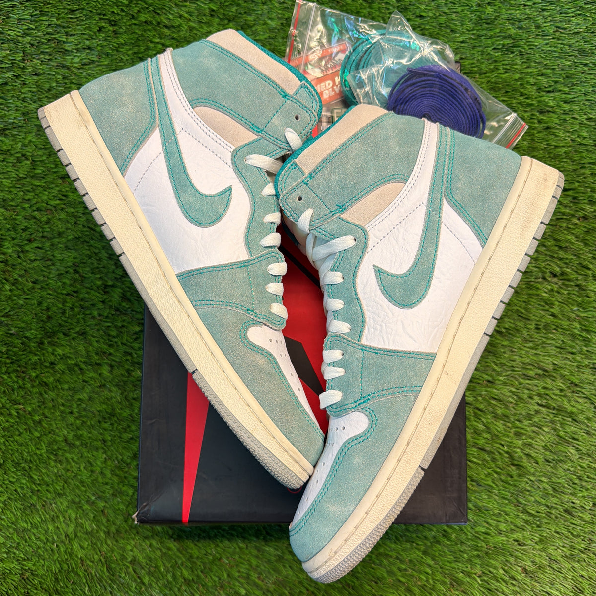 Air Jordan 1 Retro High OG 'Turbo Green' SIZE 10.5M/12W