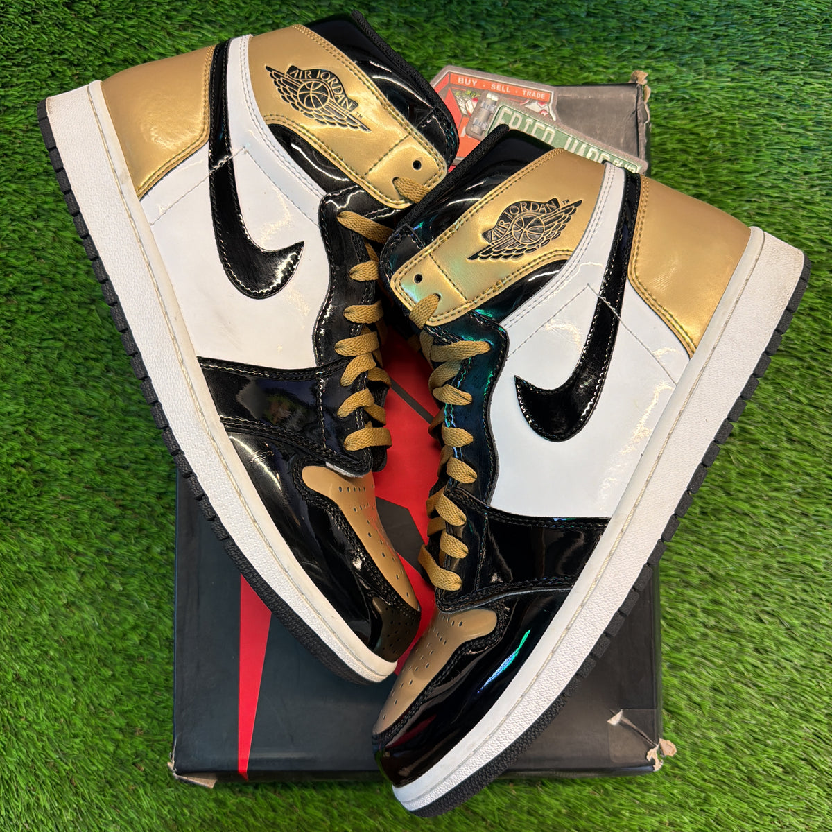 Air Jordan 1 Retro High OG NRG 'Gold Toe' SIZE 10.5M/12W