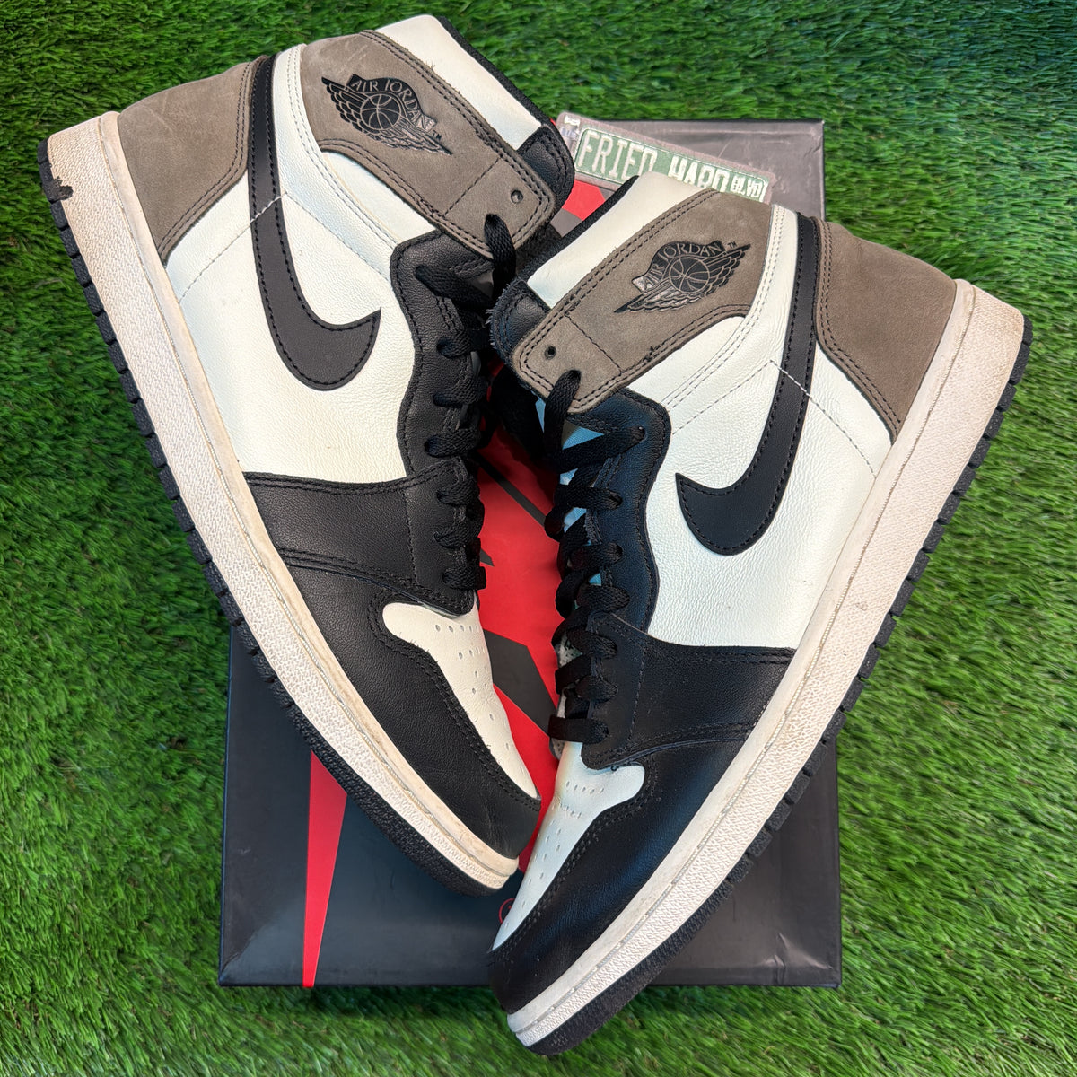 Air Jordan 1 Retro High OG 'Dark Mocha' SIZE 11.5M/13W