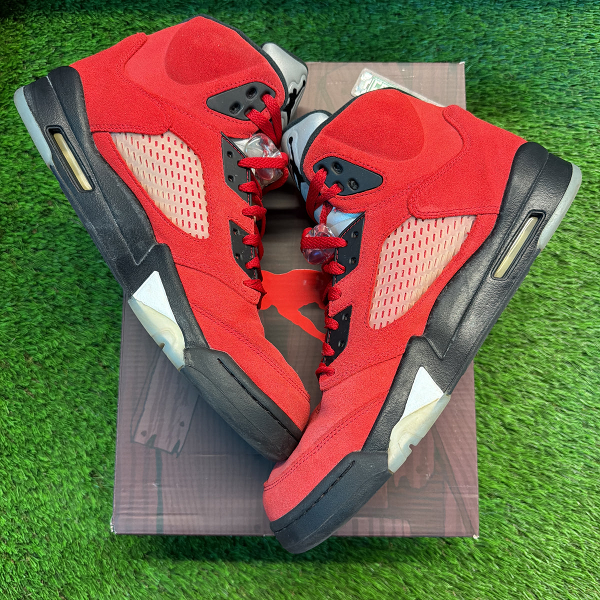 Air Jordan 5 Retro 'Raging Bull' 2021 SIZE 12M/13.5W