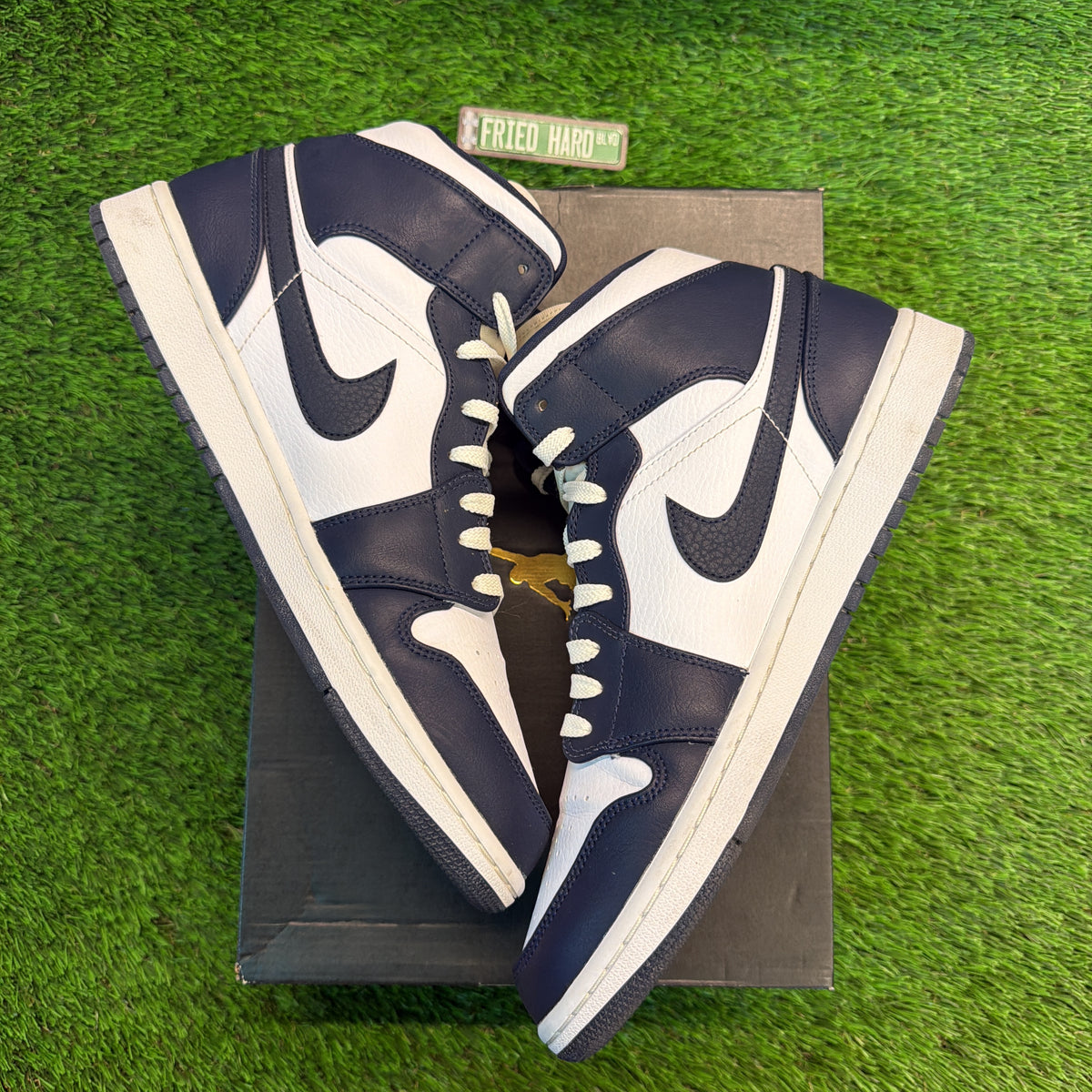 Air Jordan 1 Retro Mid 'Obsidian' SIZE 10.5M/12W